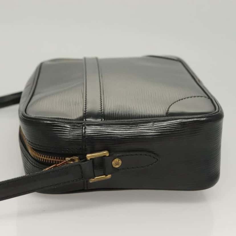 Louis Vuitton Trocadero Handbag Black Leather Good condition - Model View