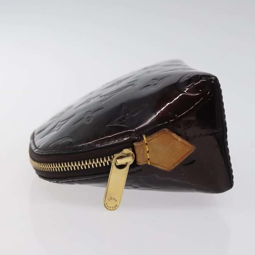 Louis Vuitton Cosmetic Pouch Burgundy Fair condition - Model View