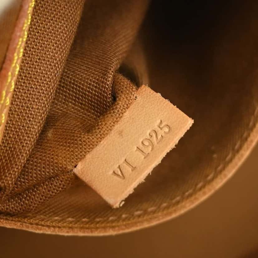 Louis Vuitton Alma Handbag Brown Canvas Good condition - Box View