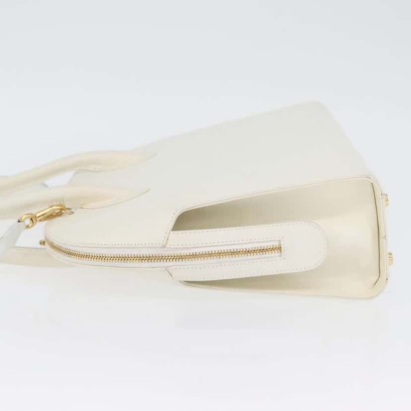 Salvatore Ferragamo Gancini handbag White Leather Fair condition - Model View
