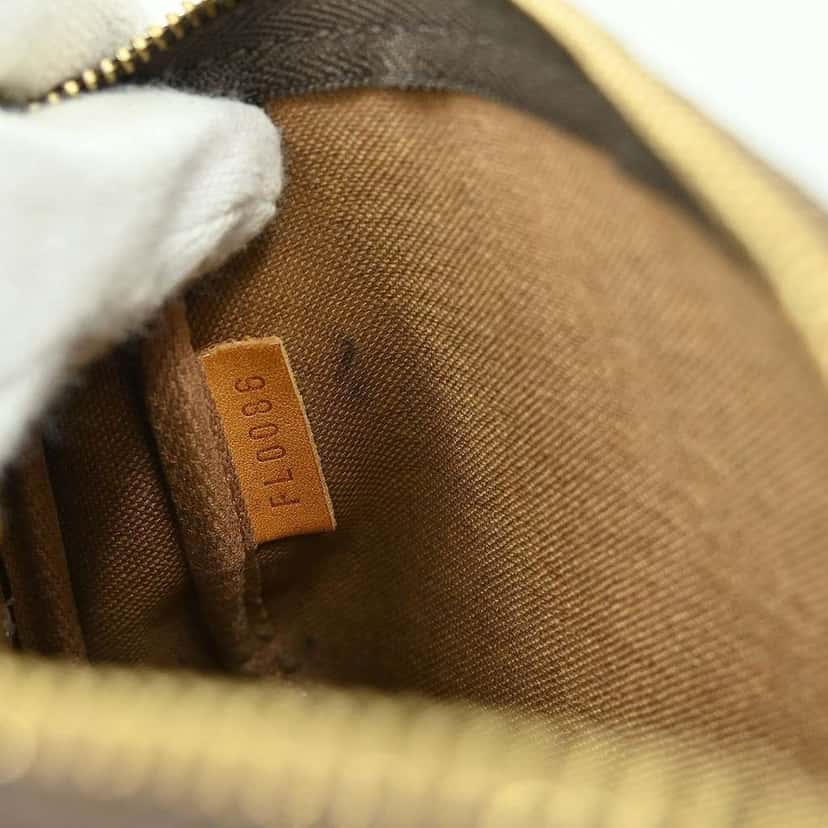 Louis Vuitton Pochette Accessoires Brown Canvas Good condition - Model View