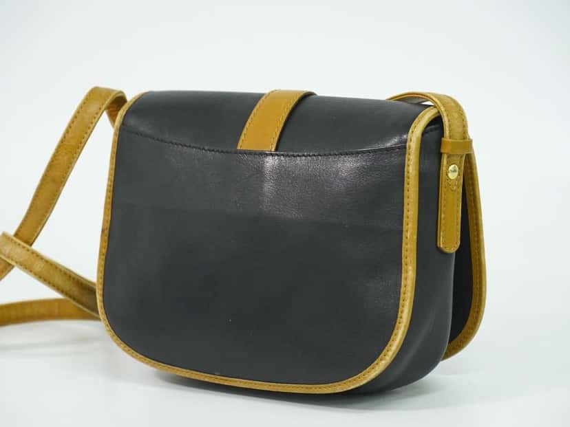 Celine Vintage Shoulder Bag Black Leather Good condition - Back View