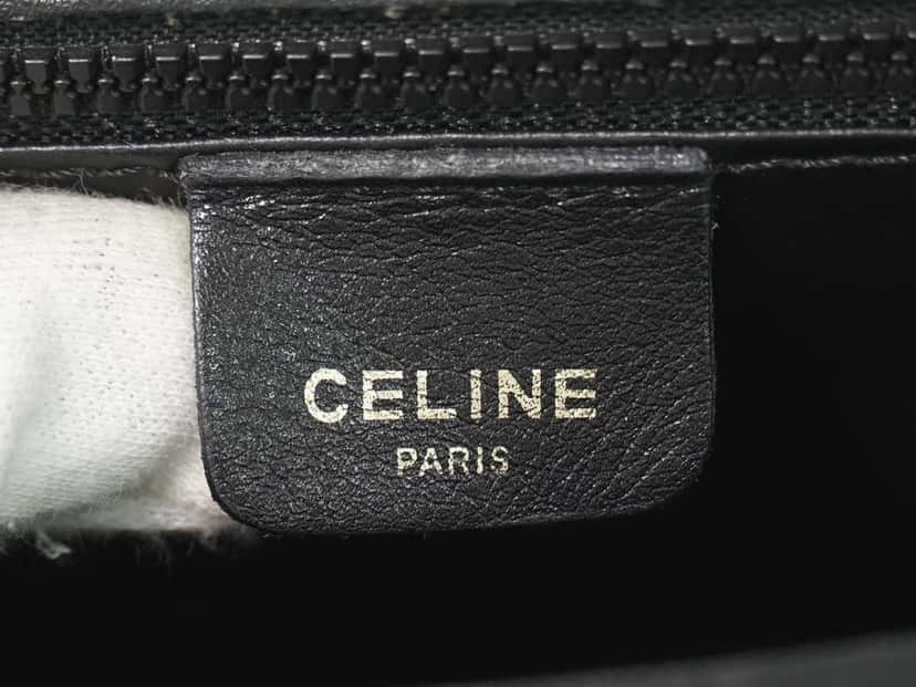 Celine Vintage Shoulder Bag Black Leather Good condition - Model View