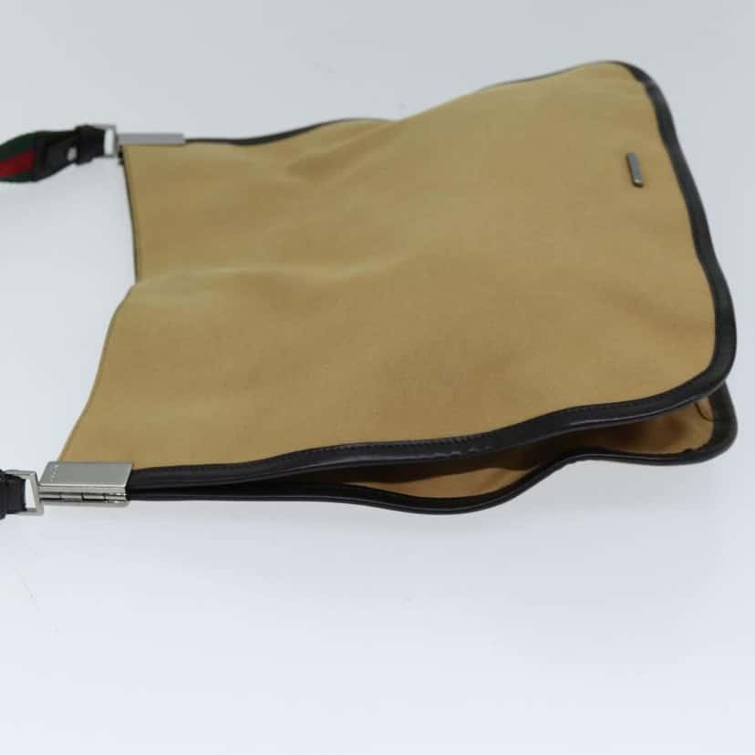 Gucci Vintage Shoulder Bag Beige Canvas Good condition - Model View