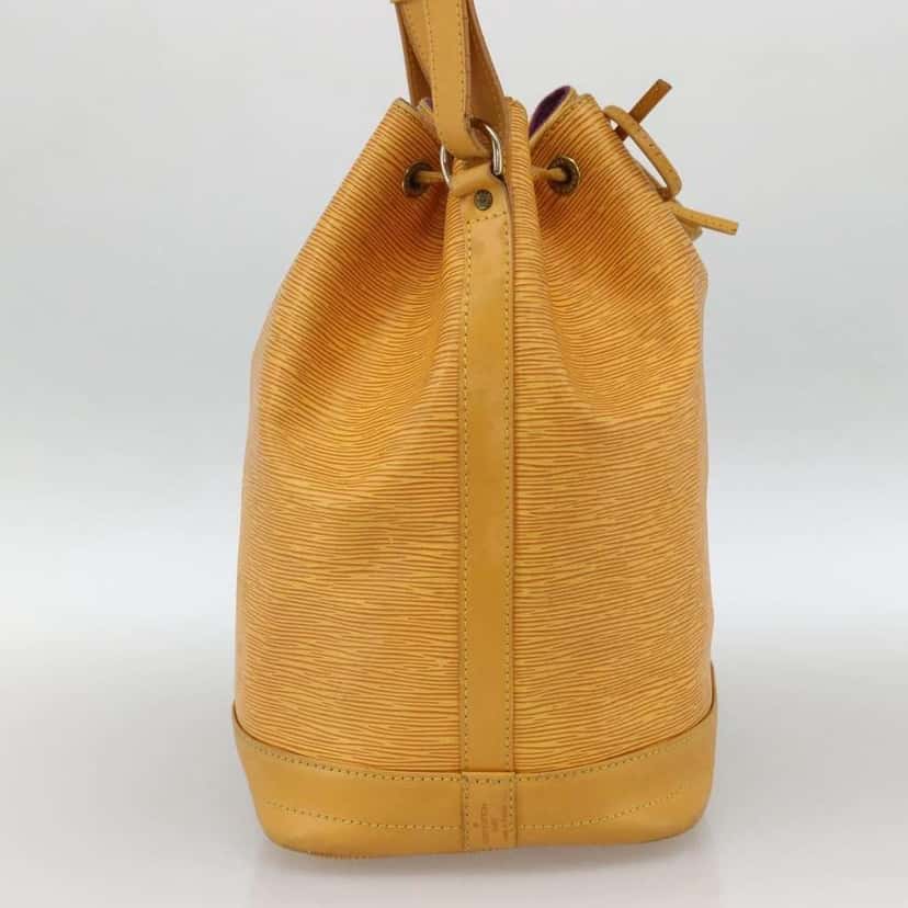 Louis Vuitton Noe Handbag Yellow Leather Fair condition - Inside View