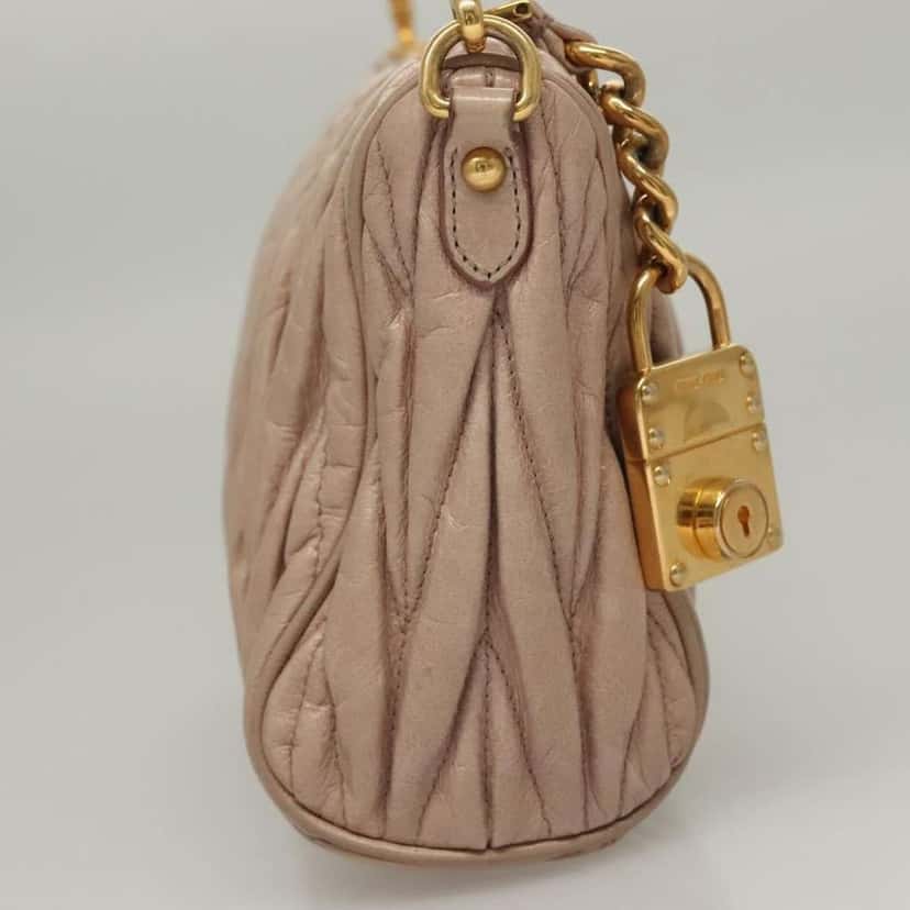 Miu Miu Zip Crossbody Bag Pink Leather Good condition - Model View