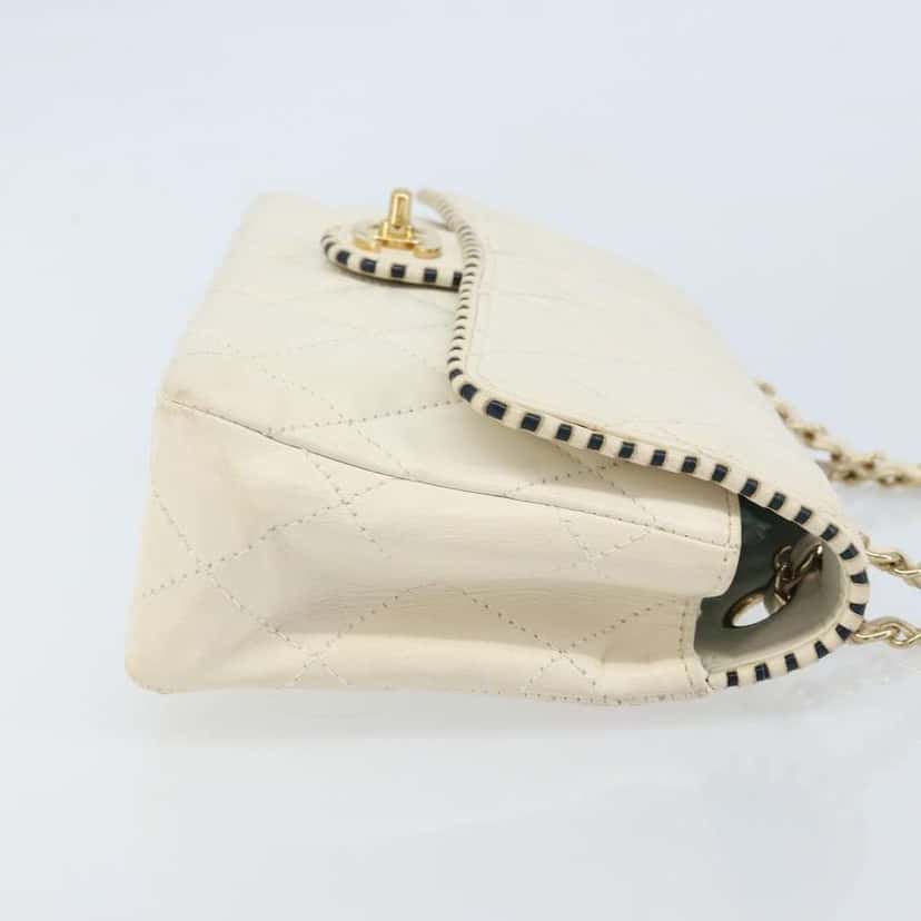 Chanel Vintage Punched Edge Classic Single Flap Bag White Leather Good condition - Inside View