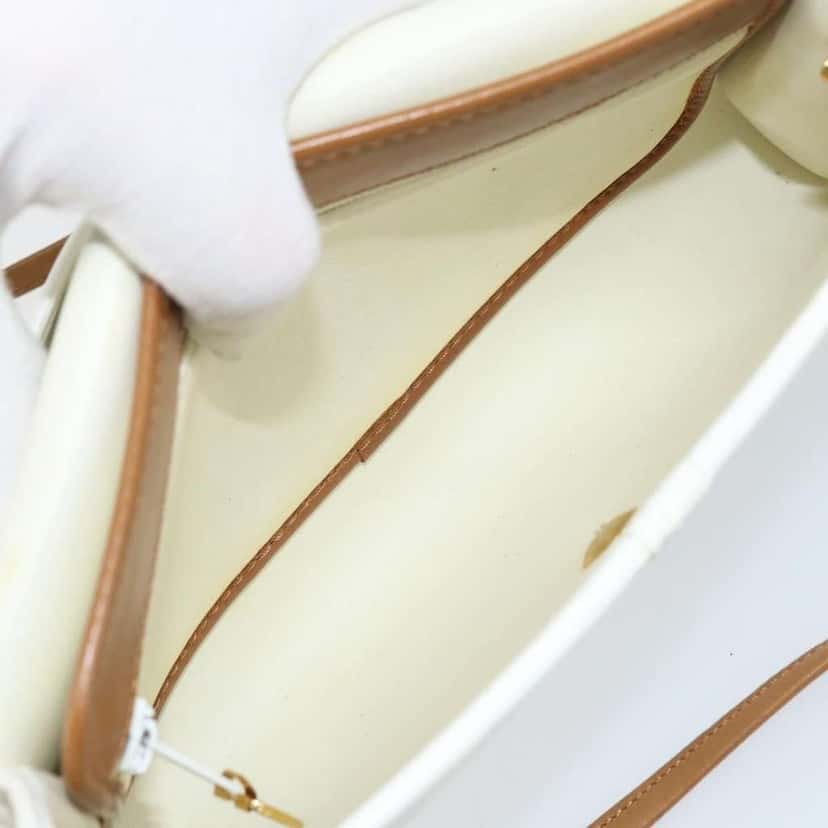 Christian Dior Vintage CD Logo Shoulder Bag White Leather Good condition - Box View