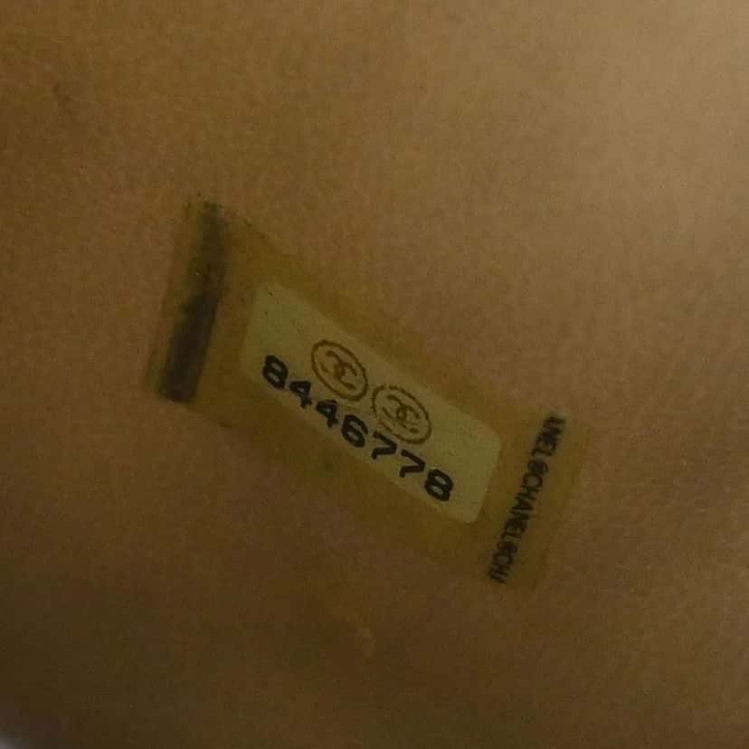 Chanel Vintage Timeless Cosmetic Case Beige Leather Good condition - Box View