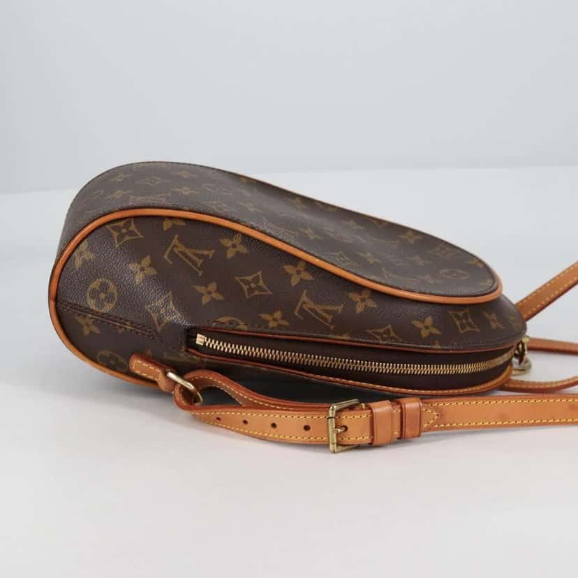 Louis Vuitton Ellipse Backpack Brown Canvas Good condition - Model View