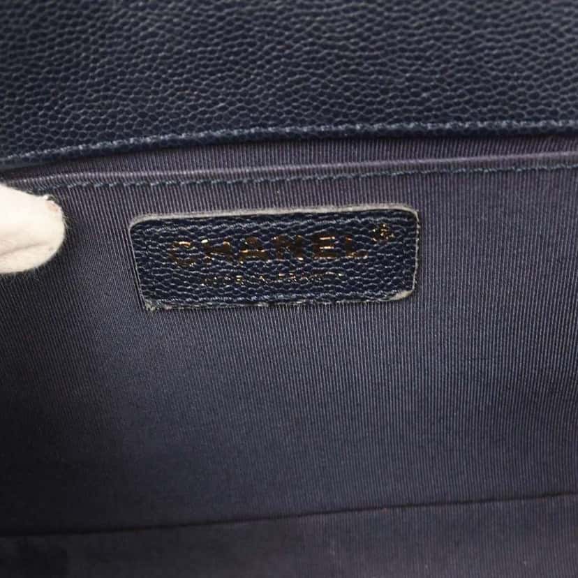 Chanel Boy Flap Bag Navy Leather Good condition - Model View