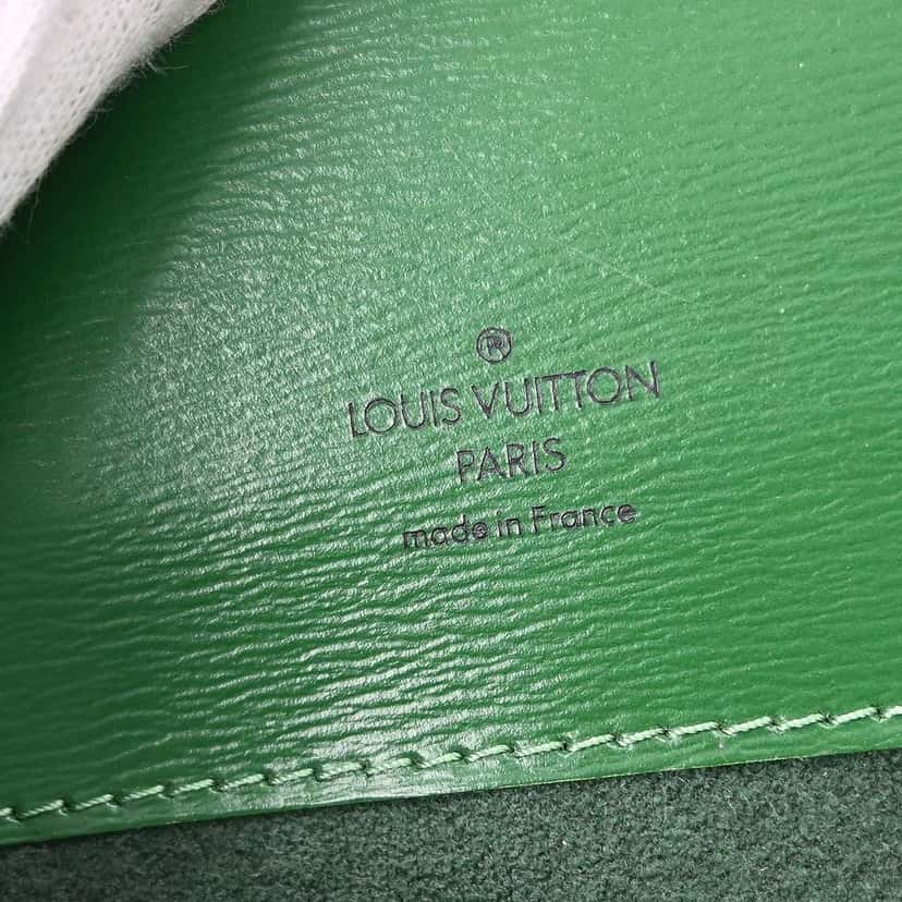 Louis Vuitton Cluny Shoulder Bag Green Leather Good condition - Model View