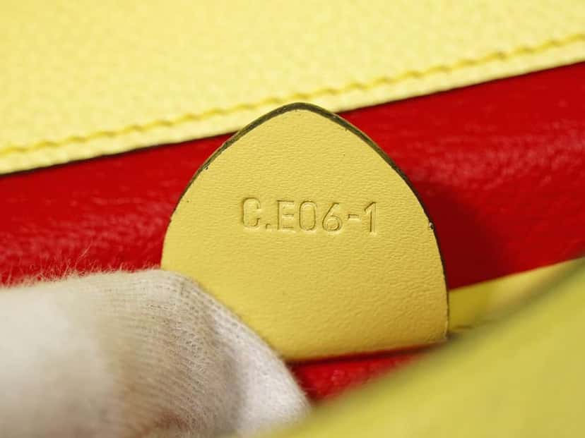 Celine Vintage Shoulder Bag Yellow Leather Good condition - Box View