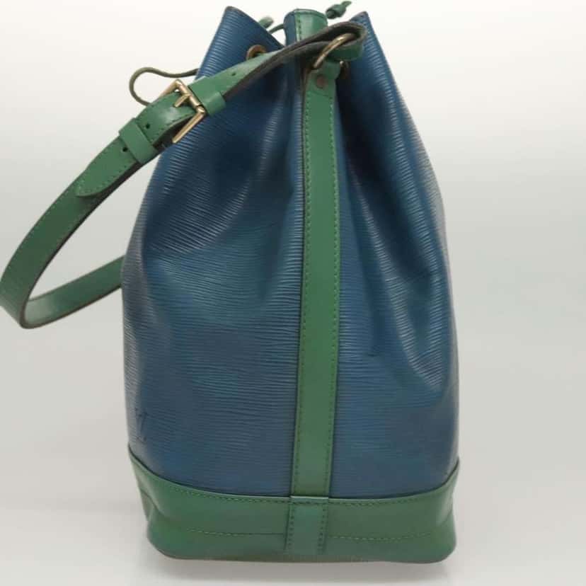 Louis Vuitton Bicolor Noe Handbag Green Leather Fair condition - Inside View