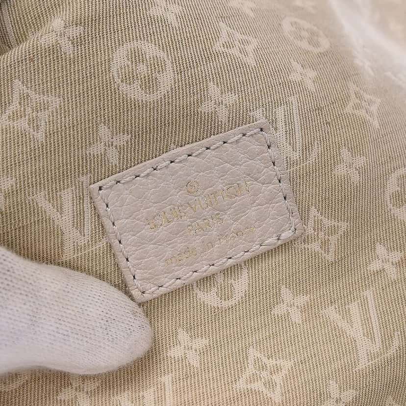 Louis Vuitton Saumur Handbag White Canvas Good condition - Model View