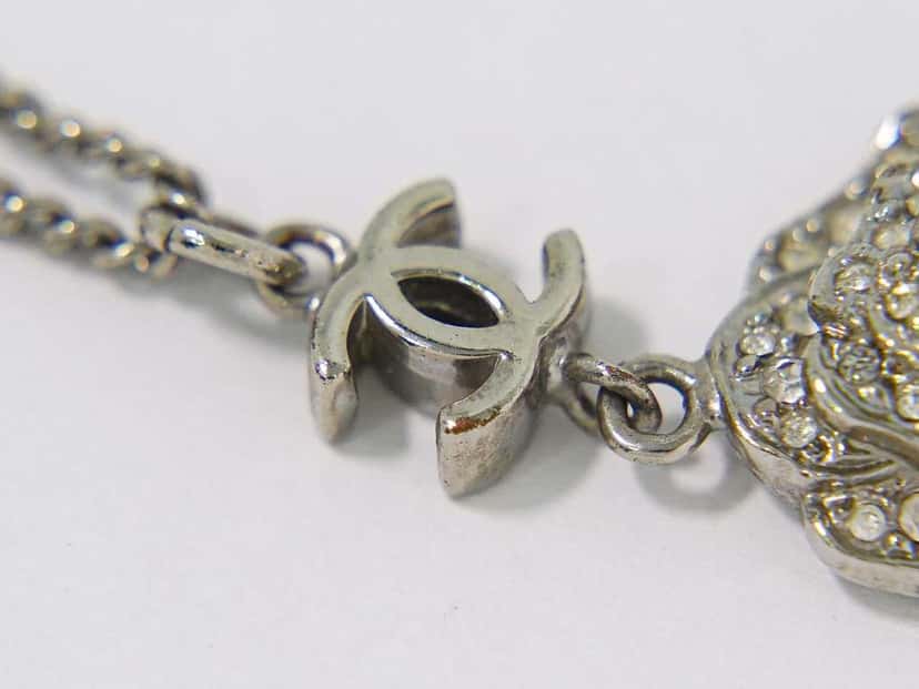 Chanel Camellia Pendant Necklace Silver Metal Good condition - Box View