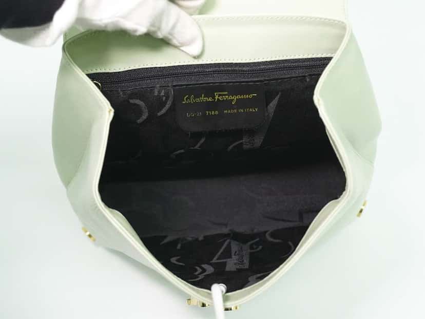 Salvatore Ferragamo Vintage Top handle handbag Green Leather Good condition - Inside View