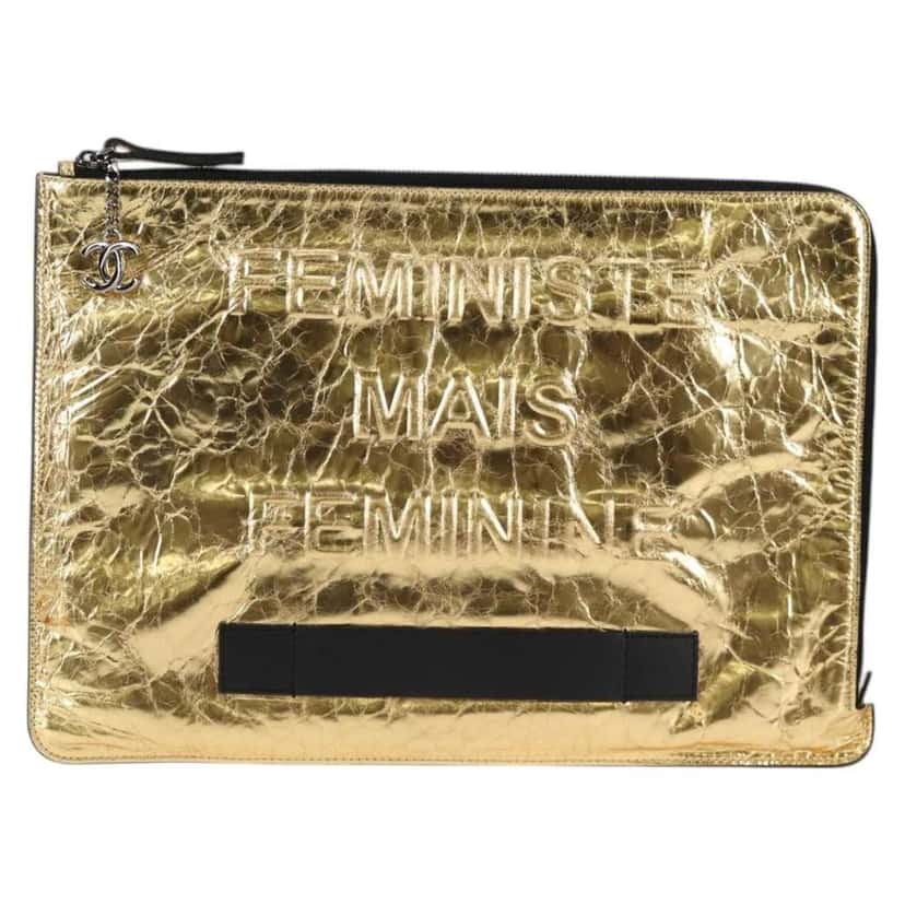 Chanel Feminine Pouch Gold Leather Good condition - Front View