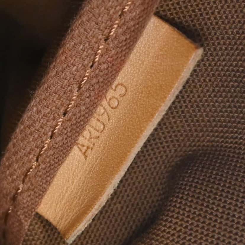 Louis Vuitton Saumur Handbag Brown Canvas Good condition - Box View