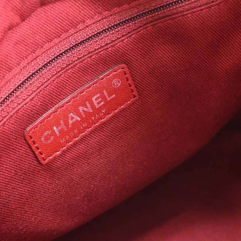 Chanel 31 Rue Cambon Chain Tote Ecru Leather Good condition - Model View