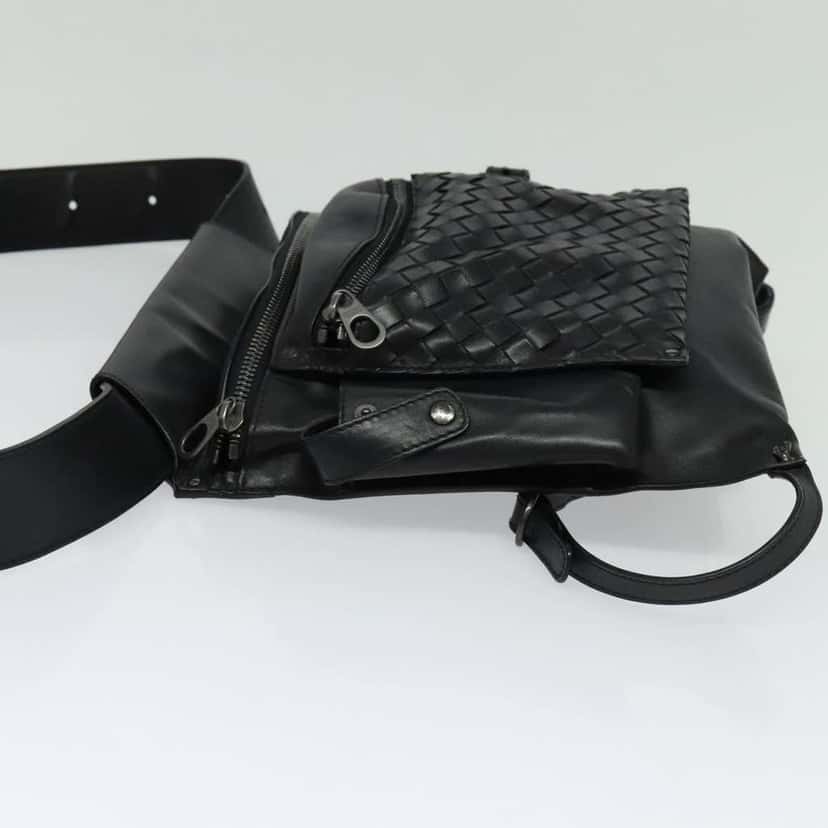 Bottega Veneta Utility Waist Bag Black Leather Good condition - Inside View