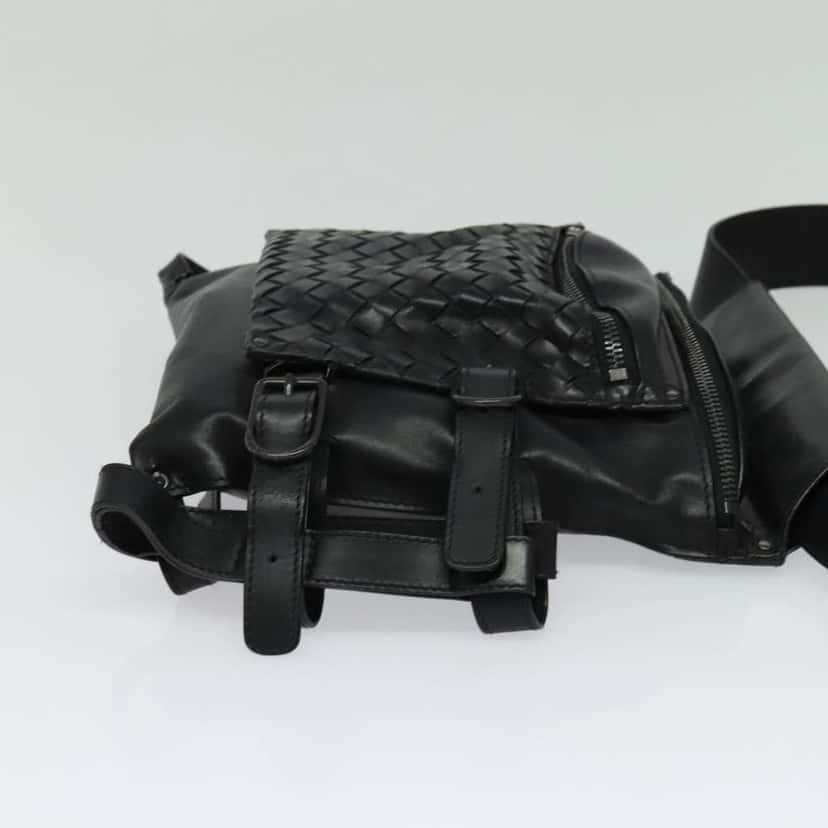 Bottega Veneta Utility Waist Bag Black Leather Good condition - Model View