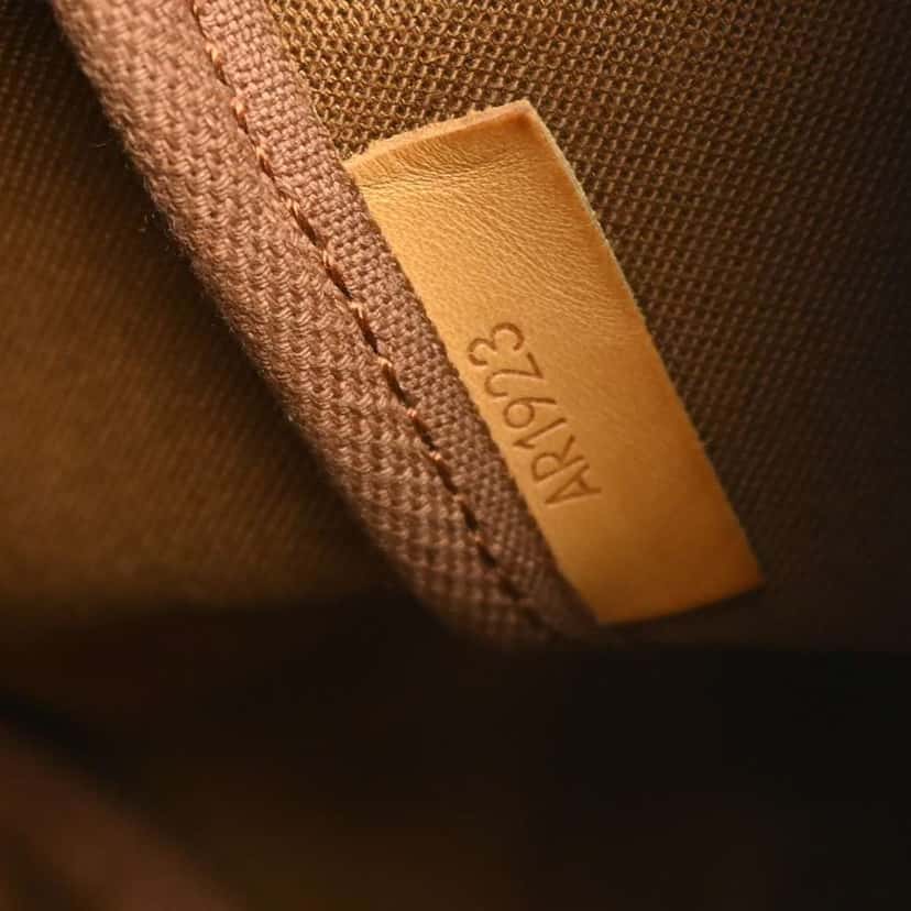 Louis Vuitton Saumur Handbag Brown Canvas Good condition - Box View