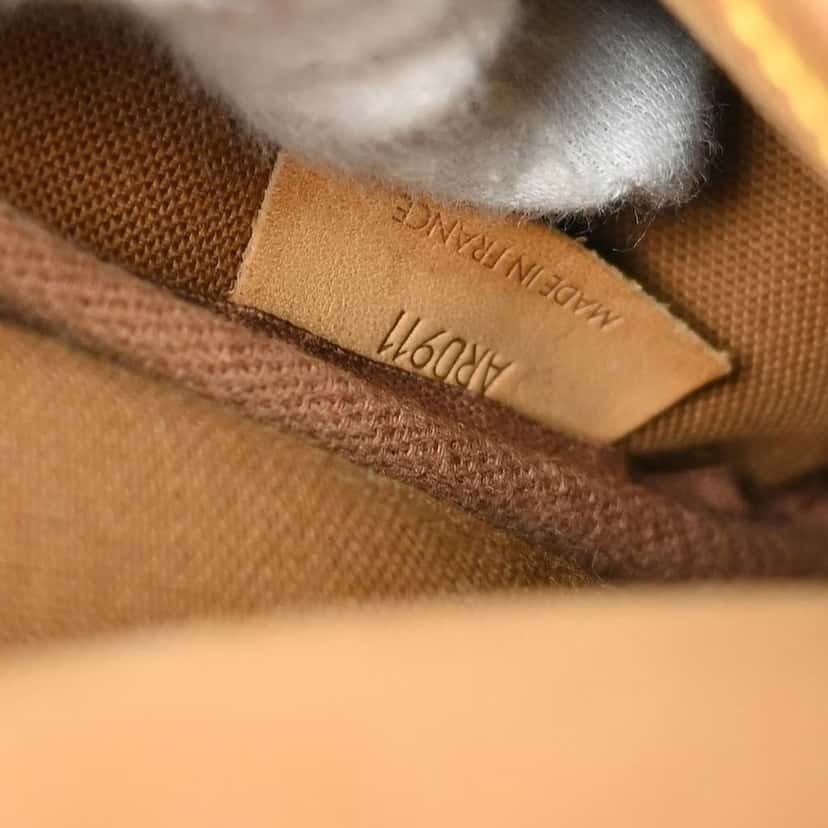Louis Vuitton Saumur Handbag Brown Canvas Good condition - Box View