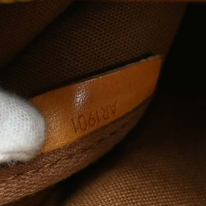 Louis Vuitton Saumur Handbag Brown Canvas Good condition - Box View