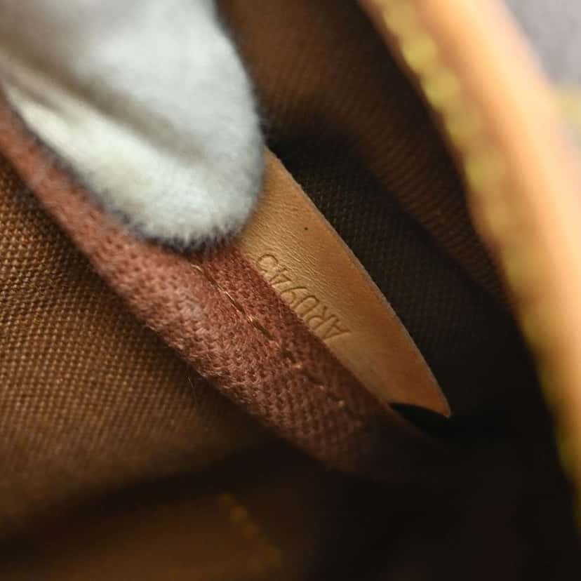 Louis Vuitton Saumur Handbag Brown Canvas Good condition - Box View