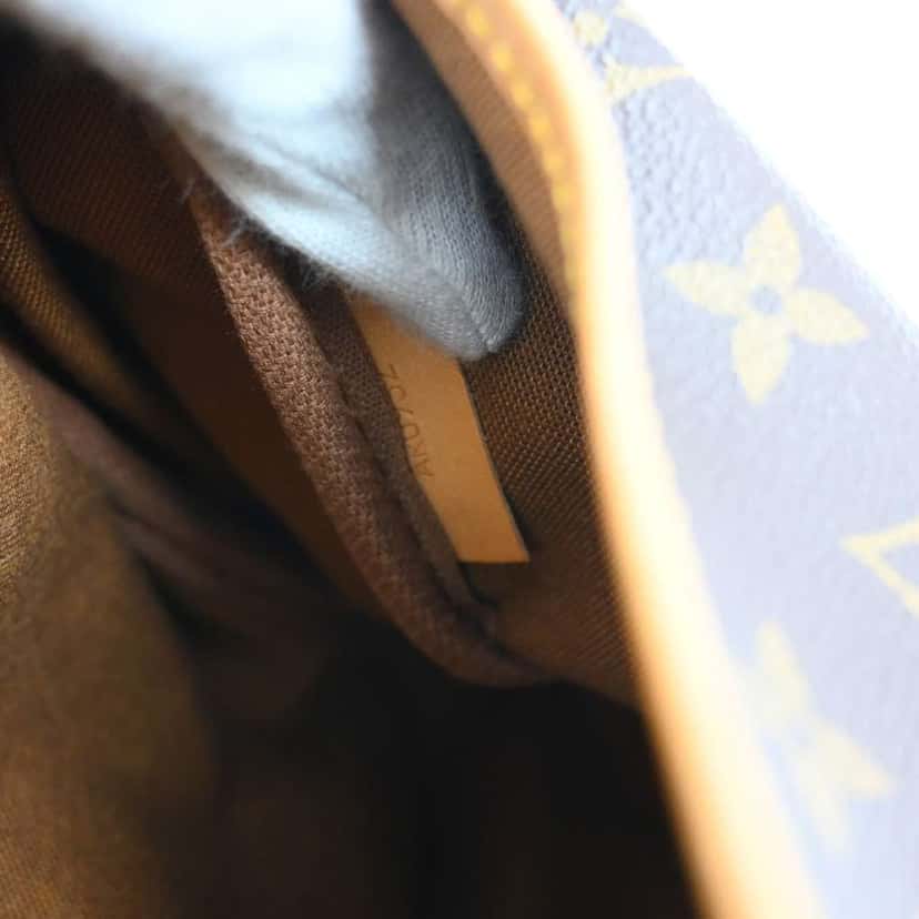 Louis Vuitton Saumur Handbag Brown Canvas Good condition - Box View