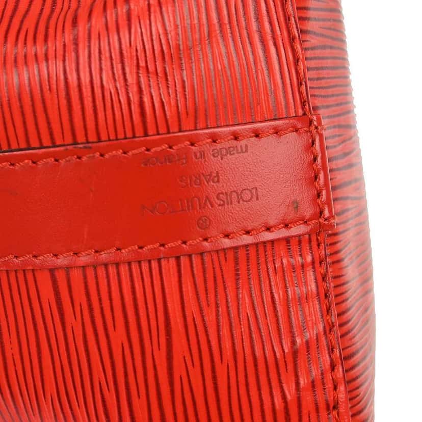 Louis Vuitton Petit Noe Handbag Red Leather Good condition - Model View