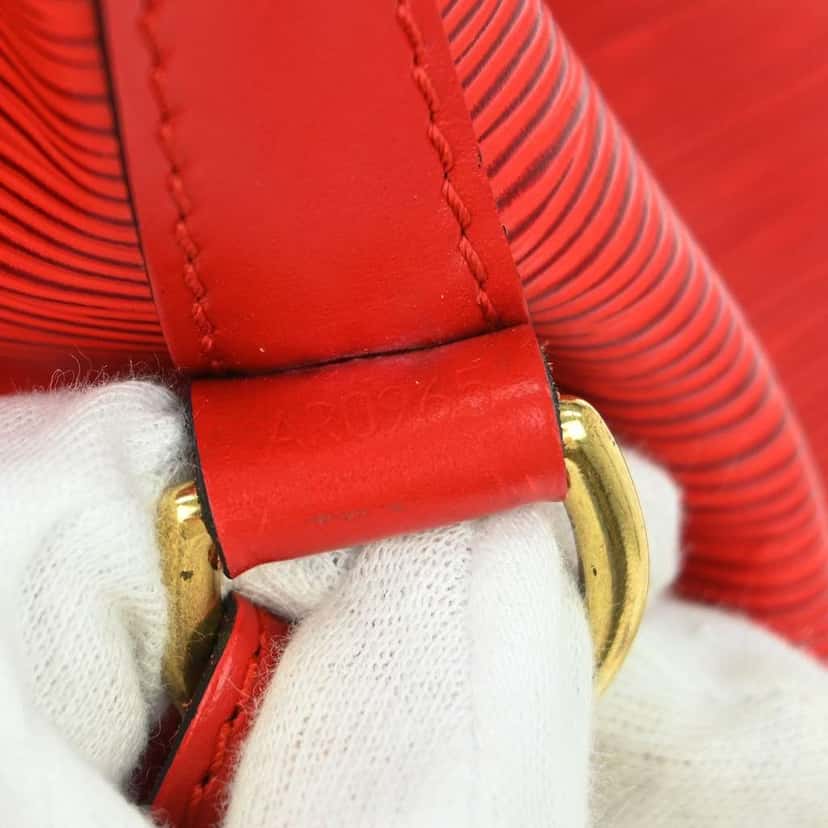 Louis Vuitton Petit Noe Handbag Red Leather Good condition - Box View