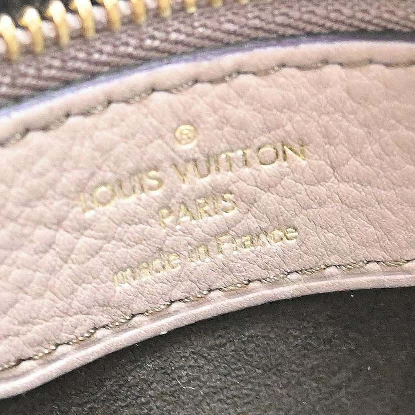 Louis Vuitton Stellar Handbag Beige Leather Good condition - Model View