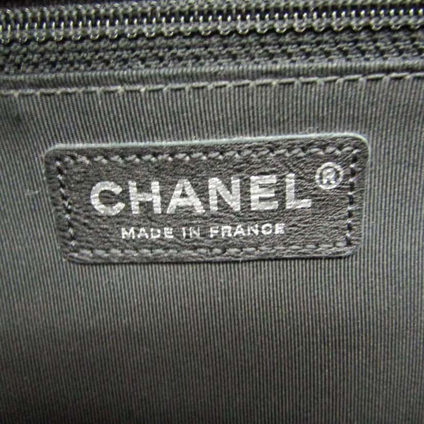 Chanel Paris-Dallas Boy Flap Bag Black Leather Good condition - Model View
