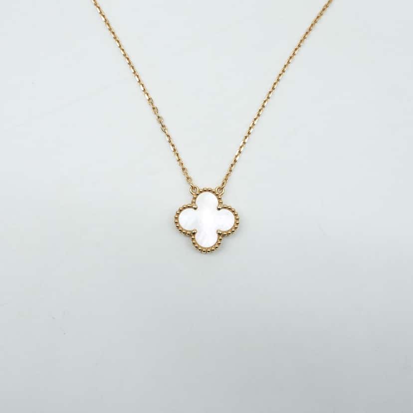 Van Cleef & Arpels Vintage Alhambra Pendant Yellow Good condition - Inside View