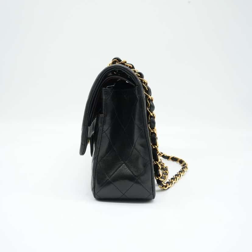 Chanel Classic Double Flap Medium 25 in Black Lambskin Leather and Gold Hardware Black Leather Good condition - Back View