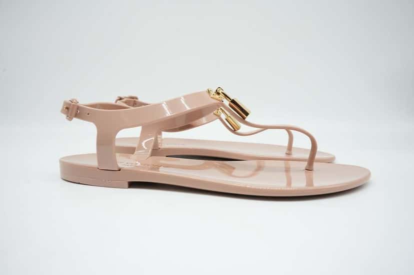 Louis Vuitton Bikini Thong Flats Beige Rubber Size 37 Beige Rubber Good condition - Model View