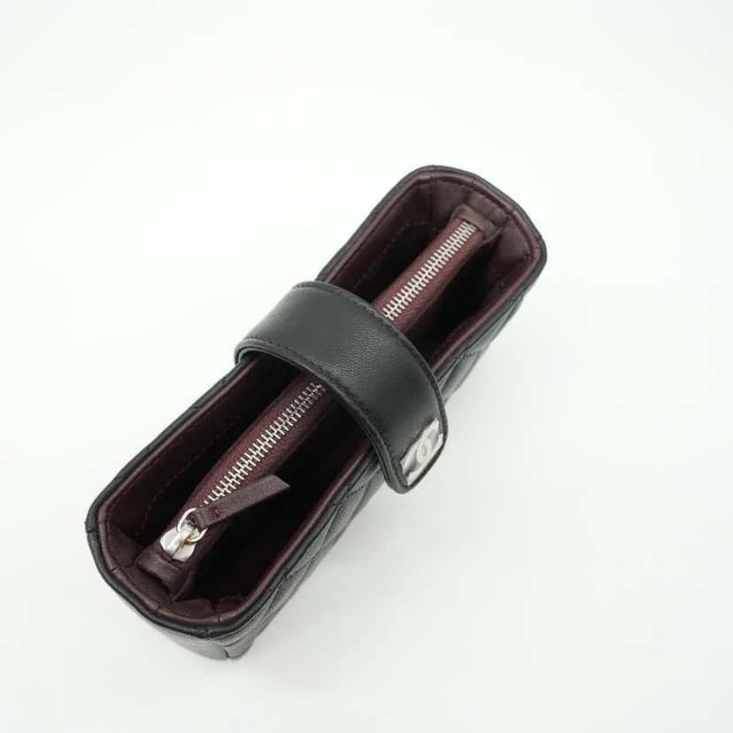 Chanel Black Quilted Leather Reissue CC Phone Pouch Black Leather Good condition - Box View