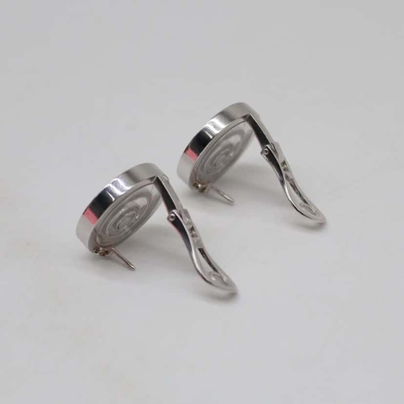 Chopard Happy Spirit with Dancing Diamond WG Earrings 36.3g Gold White Gold Good condition - Model View