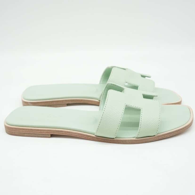 Hermès Oran Sandal Vert Jade D'Eau Epsom Size 37 Green Leather Fair condition - Model View