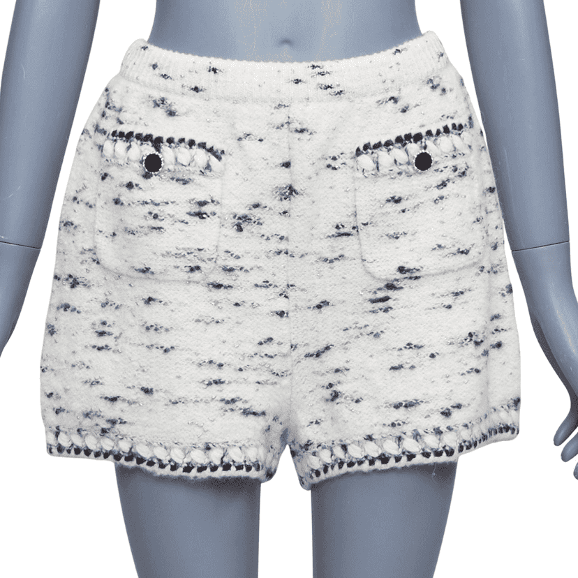 Chanel Tweed Knit Shorts Beige Wool Very good condition - Front View
