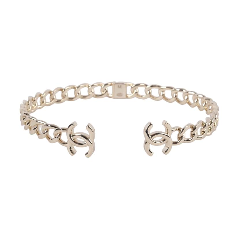 شانيل قلادة بشعار CC