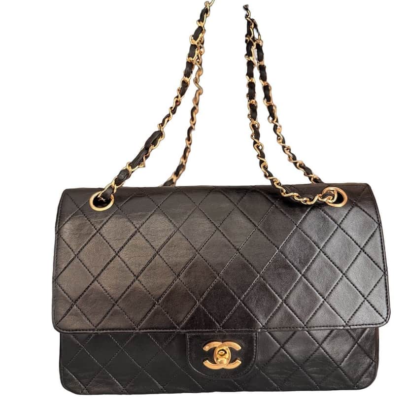 Chanel Classic Double Flap Black Leather Very good condition - Front View