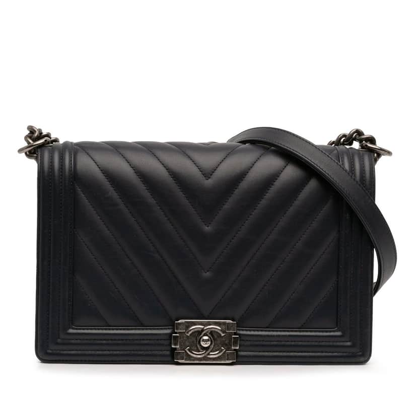 Chanel Medium Chevron Lambskin Boy Flap Black Leather Very good condition - Front View