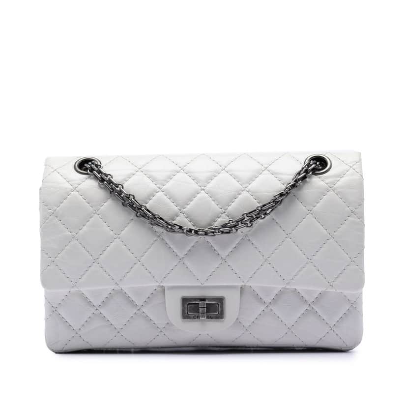 Chanel Quilted Aged Lambskin Leather 2.55 Reissue 225 Double Flap Bag White Leather Very good condition - Front View