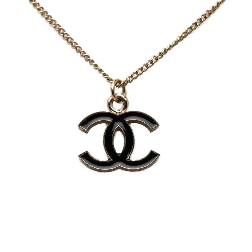 Chanel CC Brass Lacquered Pendant Necklace Silver Metal Very good condition - Front View