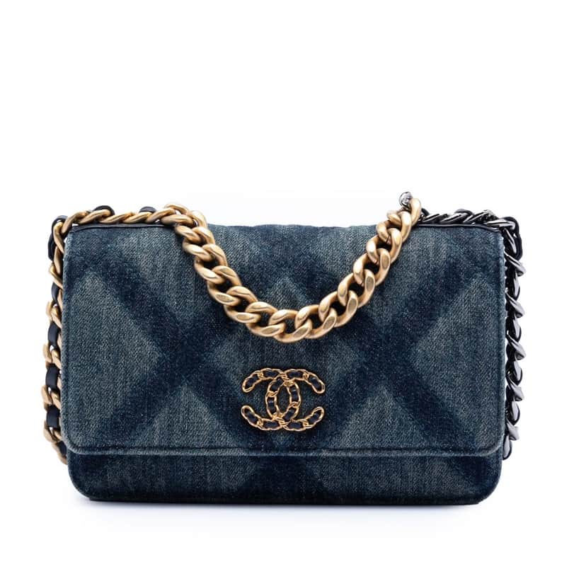 Chanel Denim 19 Flap Wallet On Chain Blue Very good condition - Front View