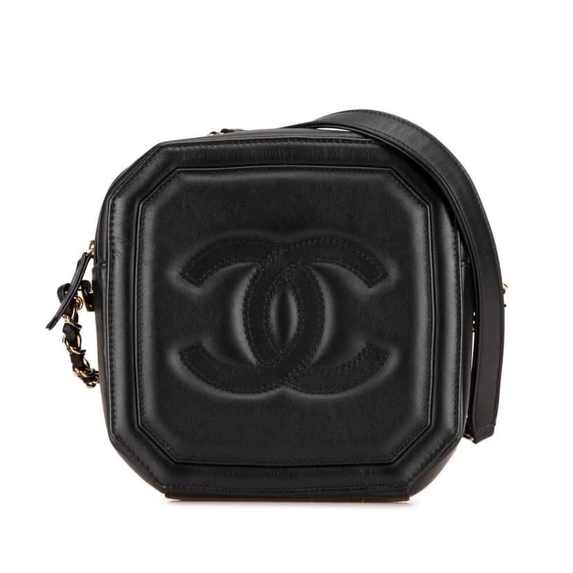 Chanel CC Quilted Lambskin Octagon Camera Case Black Leather Very good condition - Front View