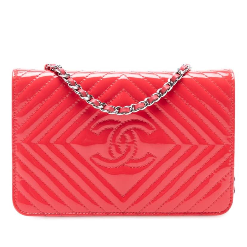 Chanel CC Patent Diamond Quilted Wallet On Chain Red Leather Very good condition - Front View